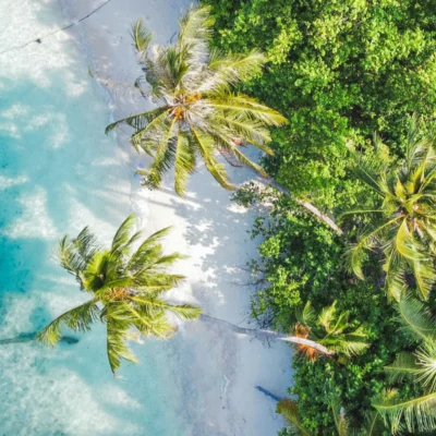 vista aera de isla en Maldivas